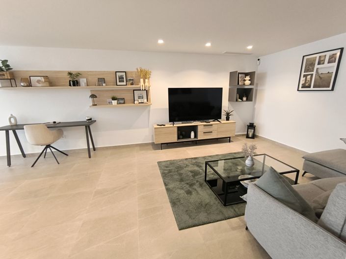 Image No.20-3 Bed Property for sale