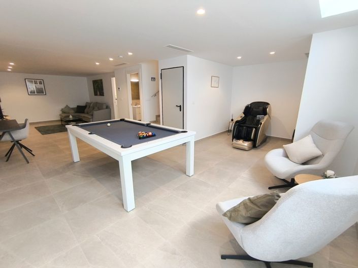 Image No.22-3 Bed Property for sale