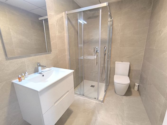 Image No.24-3 Bed Property for sale