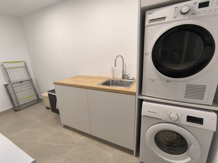 Image No.25-3 Bed Property for sale