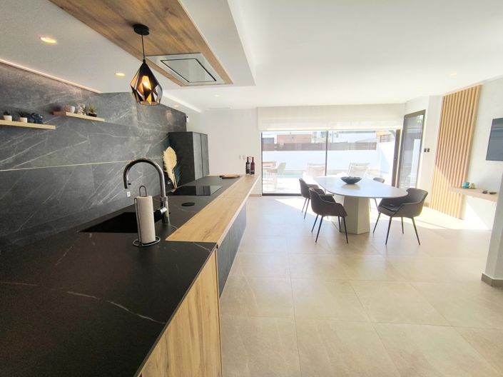 Image No.7-3 Bed Property for sale