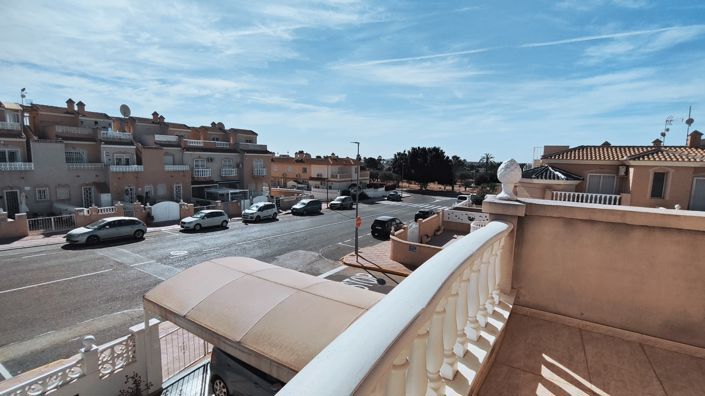 Image No.17-3 Bed Property for sale