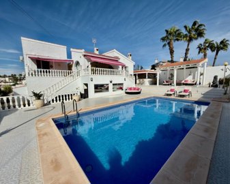 4 Bed Villa for sale