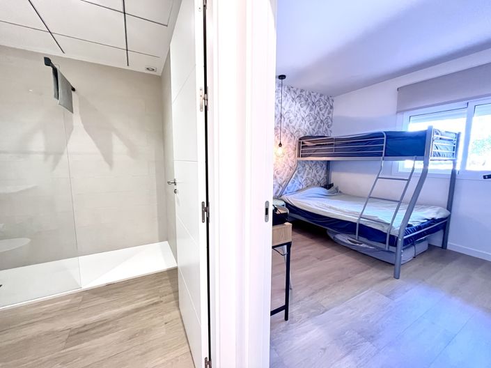 Image No.18-3 Bed Apartment for sale