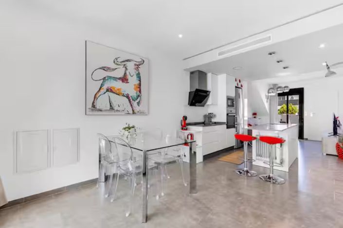 Image No.8-2 Bed Apartment for sale