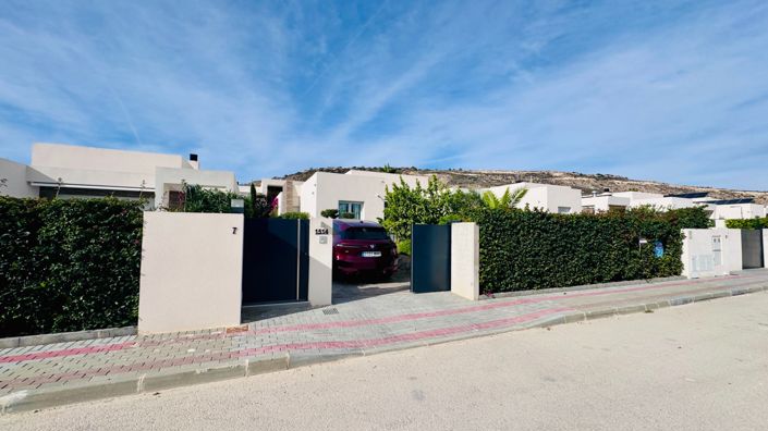 Image No.18-2 Bed Villa for sale