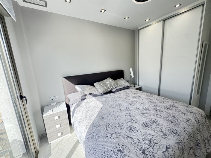 Image No.8-5 Bed Villa for sale