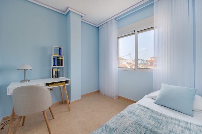 Image No.18-3 Bed Apartment for sale