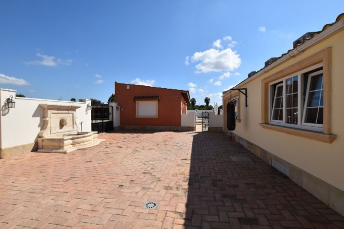 Image No.43-6 Bed Finca for sale