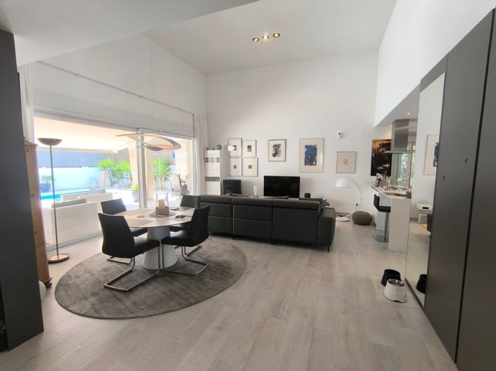 Image No.11-3 Bed Villa for sale