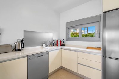 5670o1irs1imtvqos60fd41f591o8p38