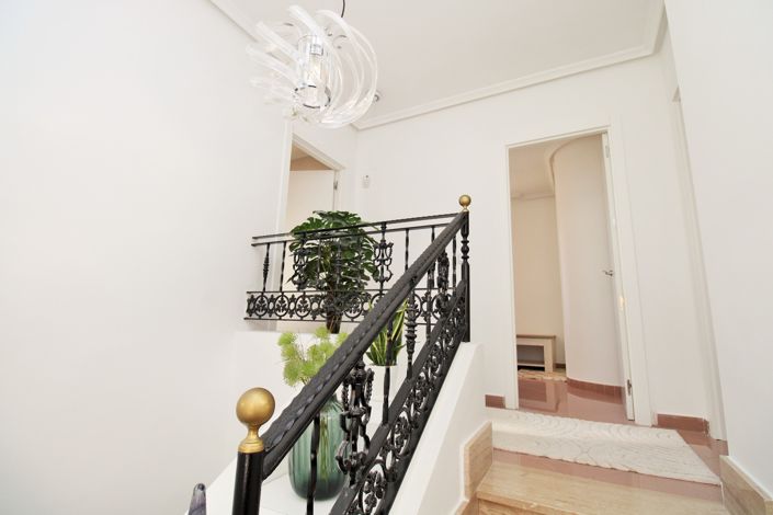 Image No.17-3 Bed Villa for sale