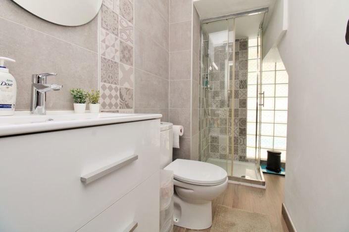 Image No.13-2 Bed Townhouse for sale