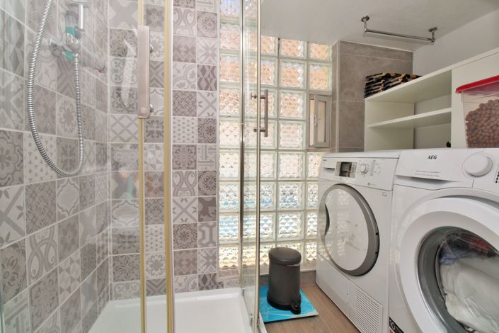 Image No.14-2 Bed Townhouse for sale