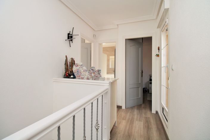 Image No.15-2 Bed Townhouse for sale