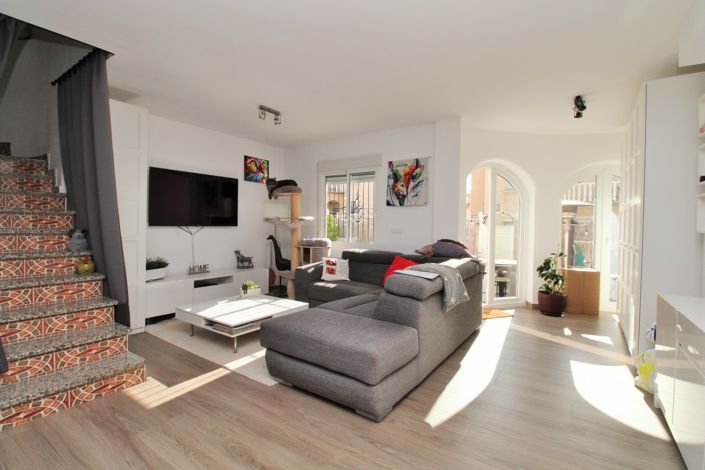 Image No.7-2 Bed Townhouse for sale