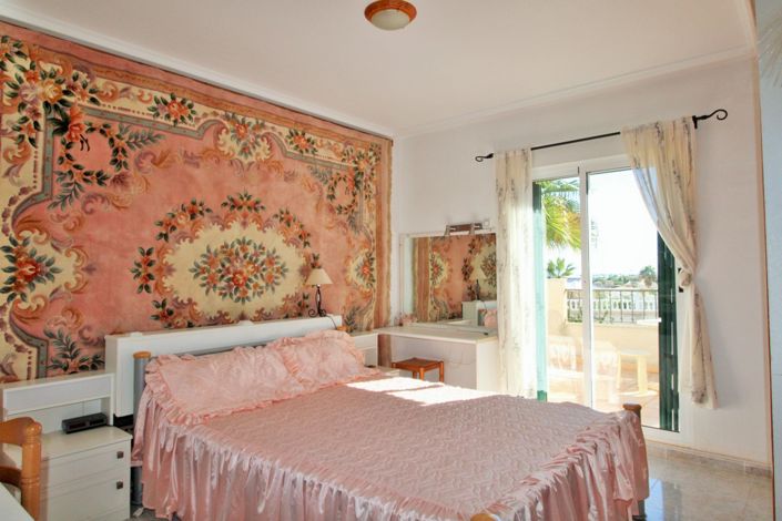 Image No.16-3 Bed Townhouse for sale