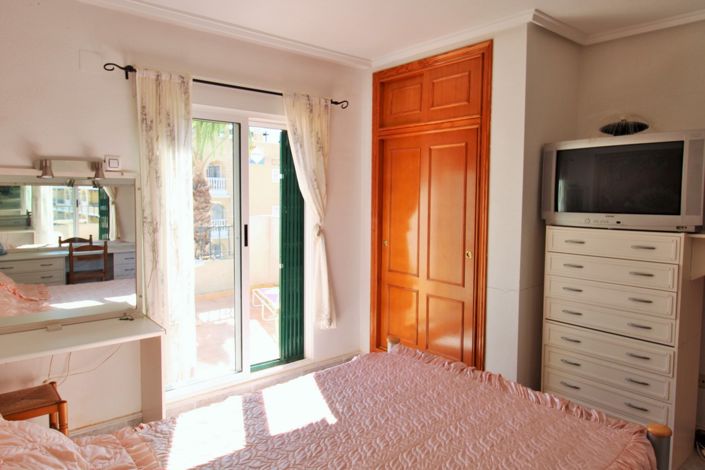 Image No.17-3 Bed Townhouse for sale