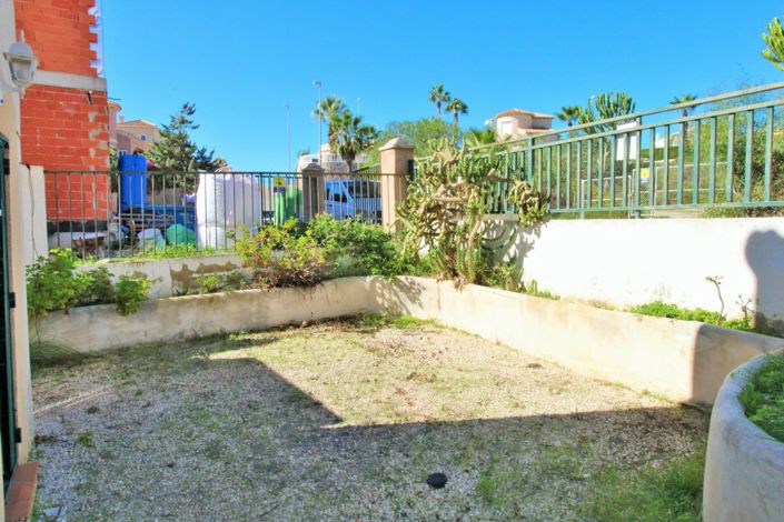 Image No.30-3 Bed Townhouse for sale
