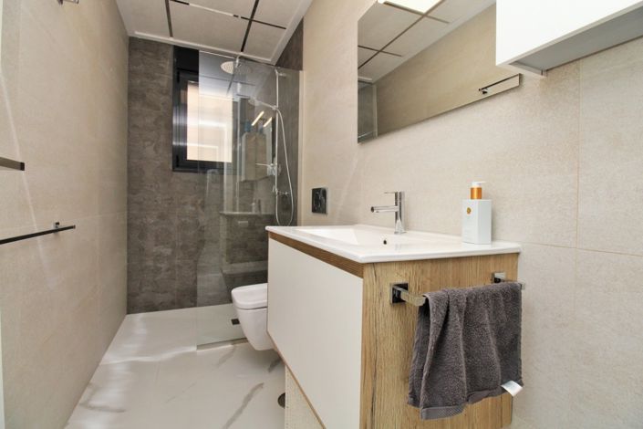 Image No.18-2 Bed Apartment for sale