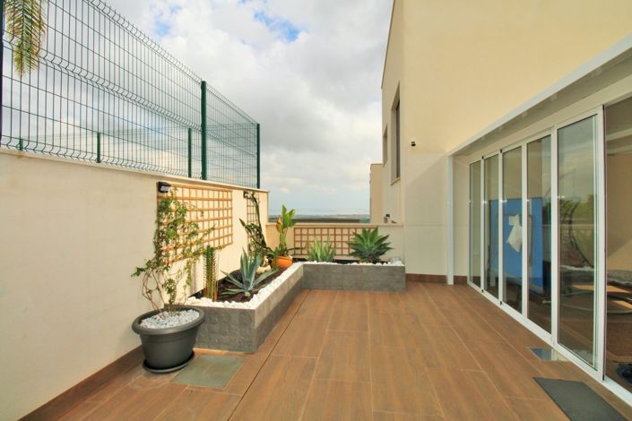 Image No.24-2 Bed Apartment for sale
