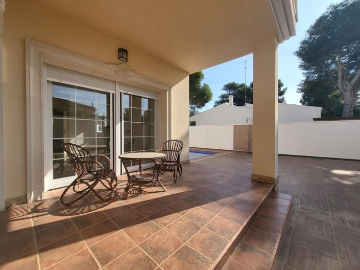 Image No.3-Villa de 4 chambres à vendre à Cabo Roig