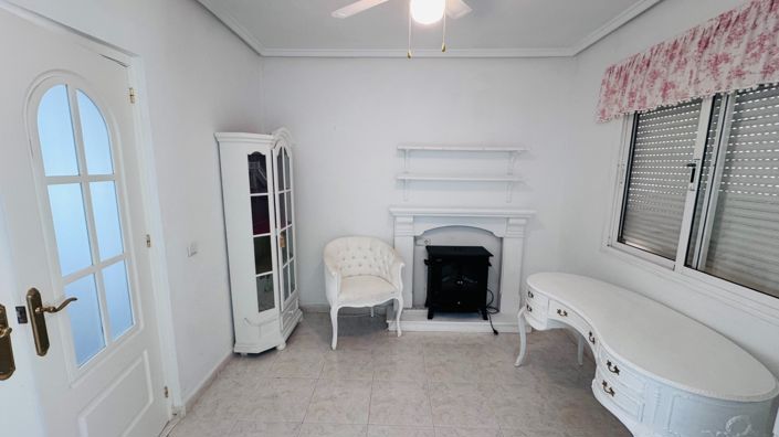 Image No.11-2 Bed Townhouse for sale