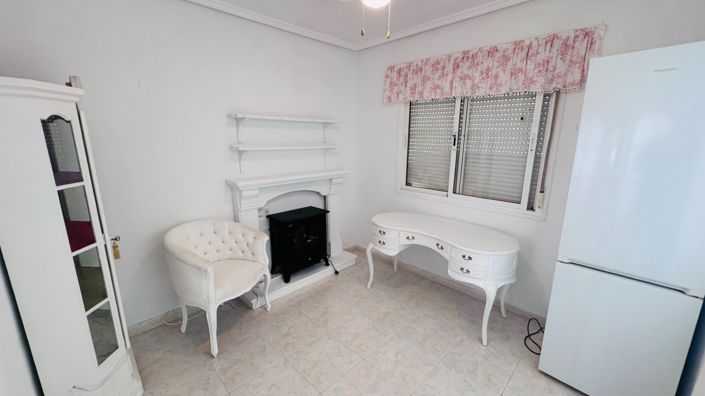 Image No.12-2 Bed Townhouse for sale