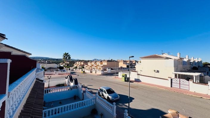 Image No.21-2 Bed Townhouse for sale