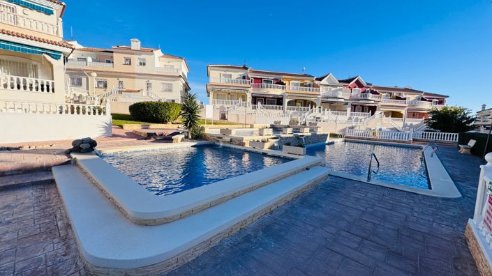 Image No.27-2 Bed Townhouse for sale