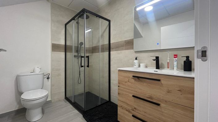 Image No.14-5 Bed Townhouse for sale