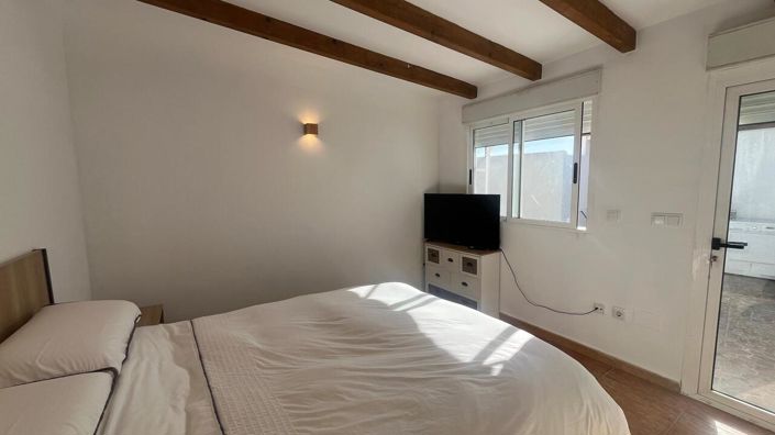 Image No.18-5 Bed Townhouse for sale