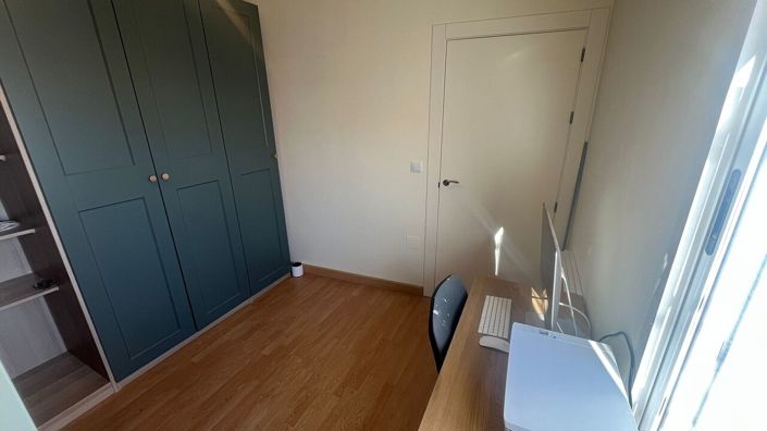 Image No.21-5 Bed Townhouse for sale