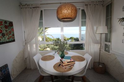 684712942apartmentwithbeautifulviews141125154