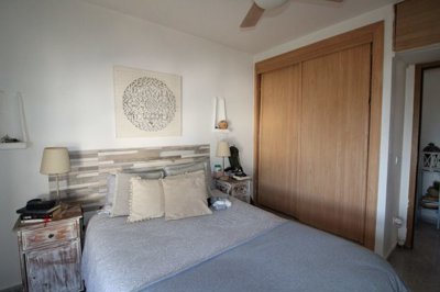 684712942apartmentwithbeautifulviews141125154