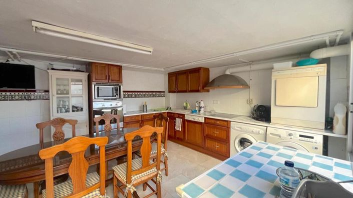 Image No.15-4 Bed Townhouse for sale