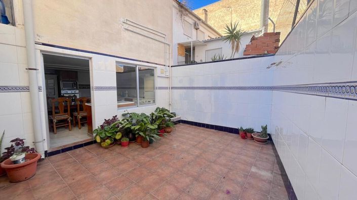 Image No.16-4 Bed Townhouse for sale