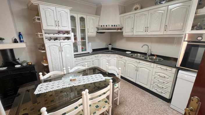 Image No.19-4 Bed Townhouse for sale