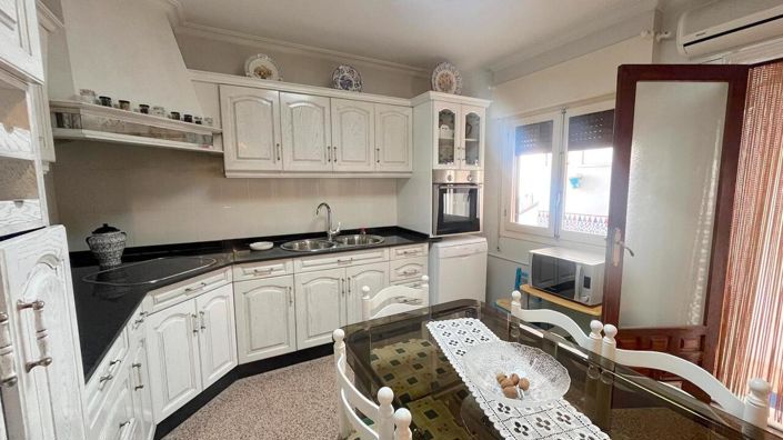 Image No.21-4 Bed Townhouse for sale