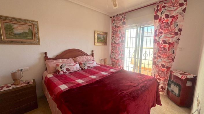 Image No.19-3 Bed Townhouse for sale