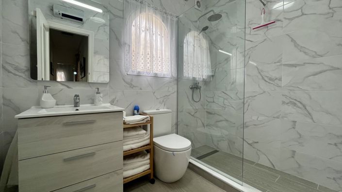 Image No.5-3 Bed Villa for sale