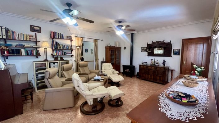 Image No.35-3 Bed Villa for sale