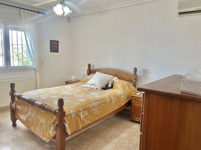 Image No.17-3 Bed Villa for sale