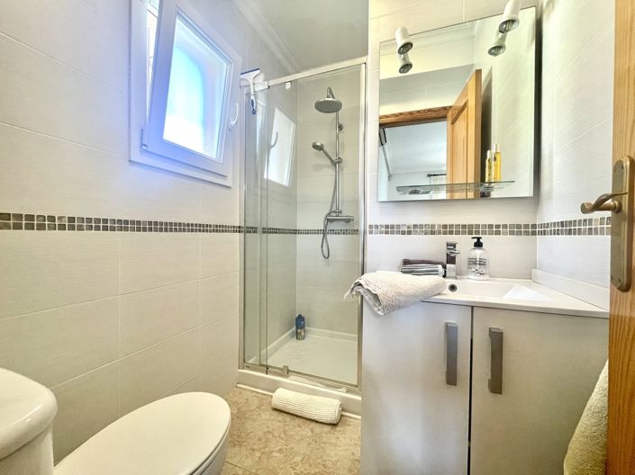 Image No.19-3 Bed Villa for sale