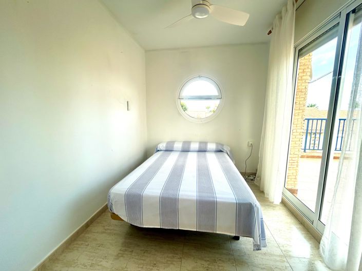 Image No.18-3 Bed Townhouse for sale