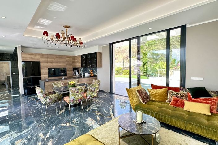 Image No.6-6 Bed Villa for sale