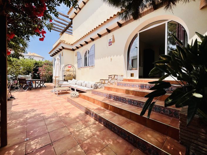 Image No.5-5 Bed Villa for sale