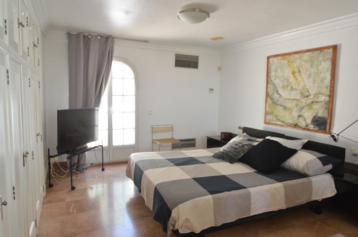 Image No.9-4 Bed Villa for sale