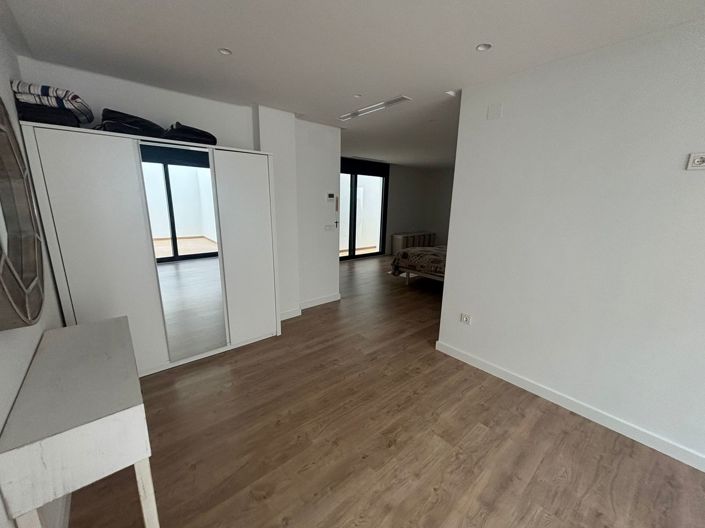 Image No.18-4 Bed Villa for sale