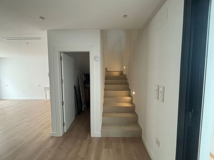 Image No.23-4 Bed Villa for sale